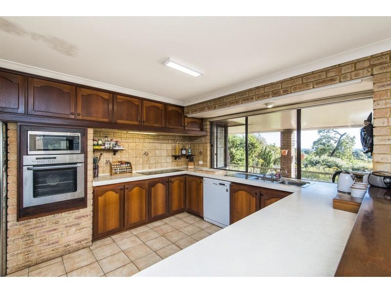 15 Rails Crescent, Wungong WA 6112