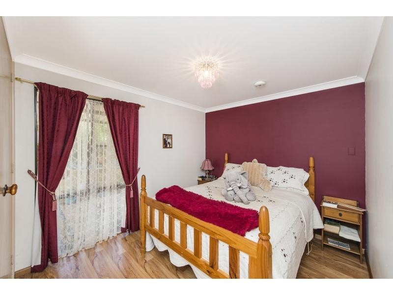 15 Rails Crescent, Wungong WA 6112
