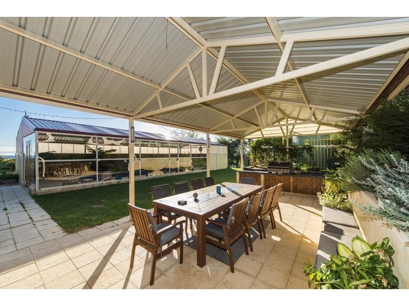 15 Rails Crescent, Wungong WA 6112