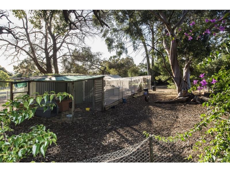 15 Rails Crescent, Wungong WA 6112