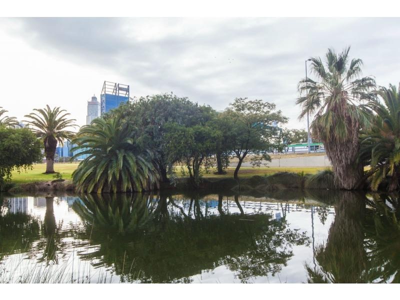 30/132 Mounts Bay Road, Perth WA 6000