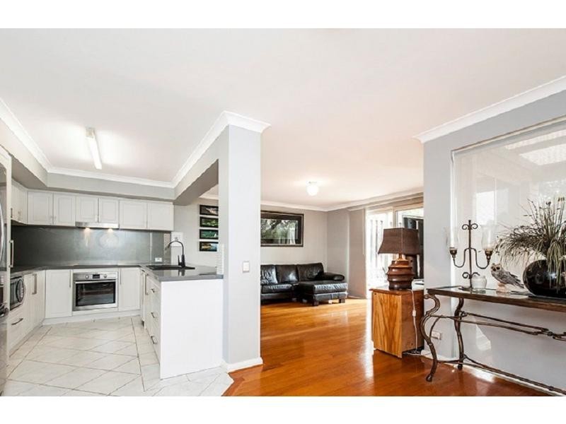 7 Lakefront Circle, The Vines WA 6069