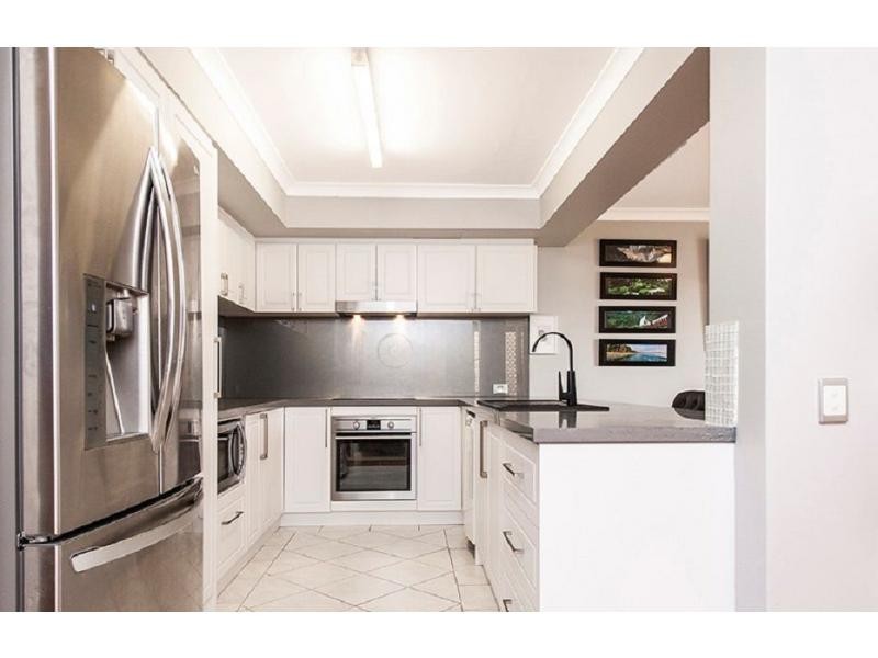 7 Lakefront Circle, The Vines WA 6069