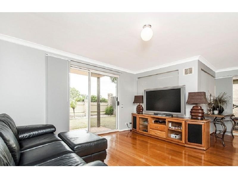 7 Lakefront Circle, The Vines WA 6069