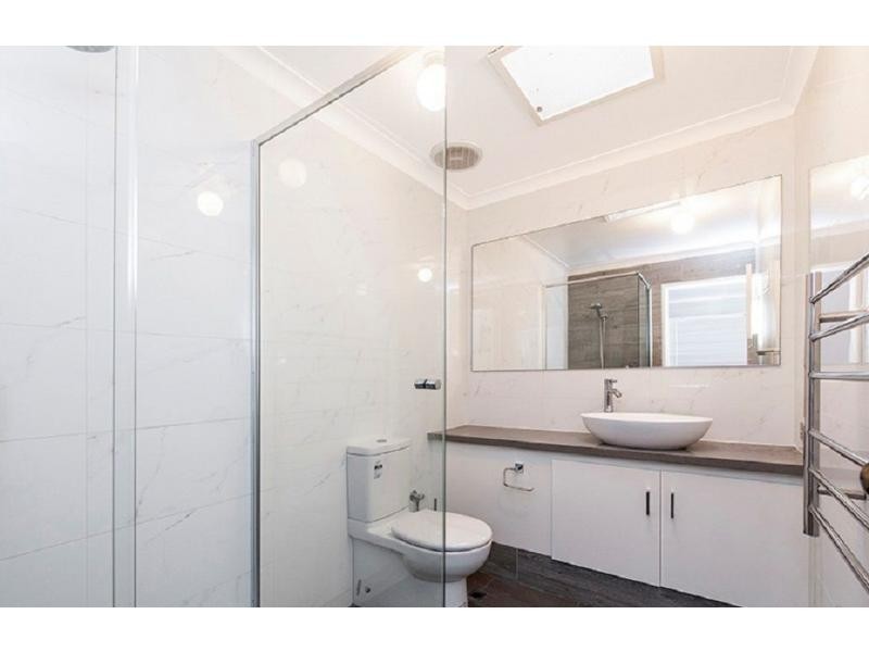 7 Lakefront Circle, The Vines WA 6069