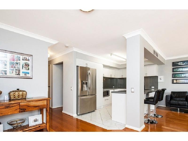 7 Lakefront Circle, The Vines WA 6069