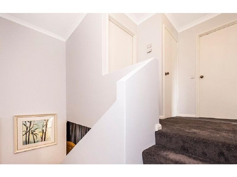 7 Lakefront Circle, The Vines WA 6069