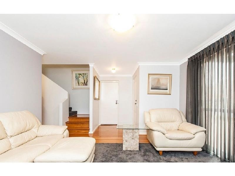 7 Lakefront Circle, The Vines WA 6069