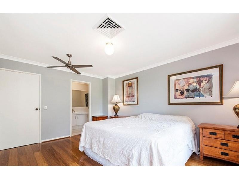 7 Lakefront Circle, The Vines WA 6069
