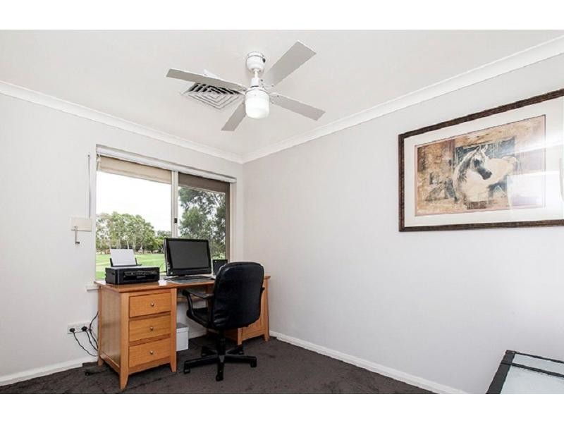 7 Lakefront Circle, The Vines WA 6069