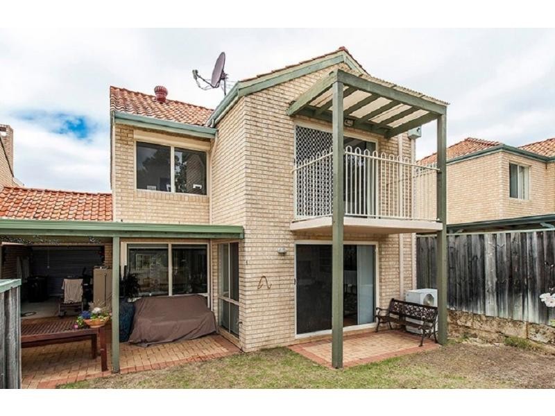7 Lakefront Circle, The Vines WA 6069