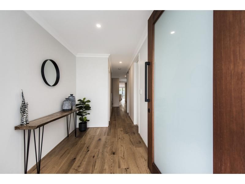 26A Henning Crescent, Manning WA 6152