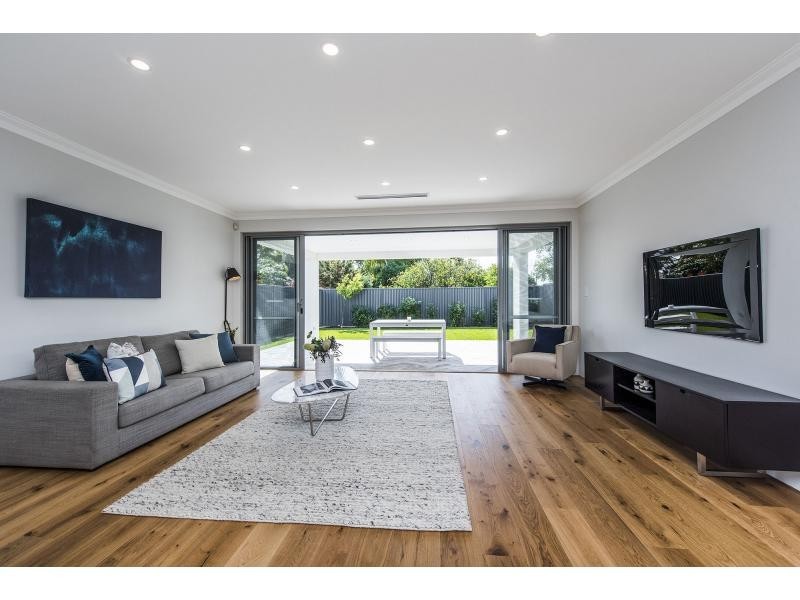 26A Henning Crescent, Manning WA 6152