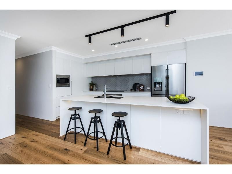 26A Henning Crescent, Manning WA 6152