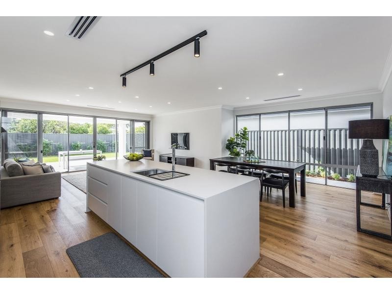 26A Henning Crescent, Manning WA 6152