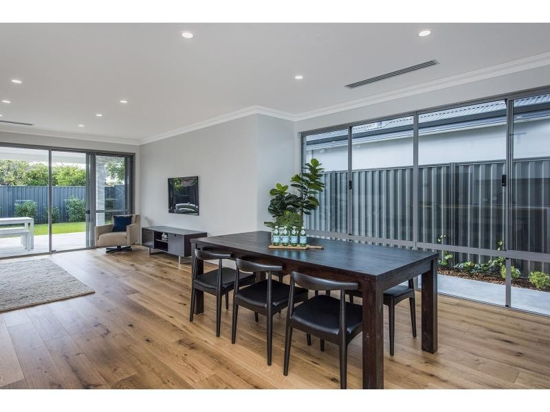 26A Henning Crescent, Manning WA 6152