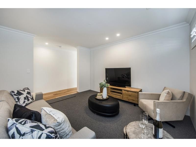26A Henning Crescent, Manning WA 6152