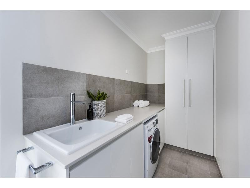 26A Henning Crescent, Manning WA 6152