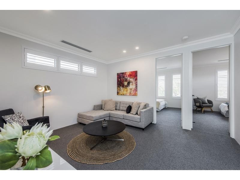 26A Henning Crescent, Manning WA 6152