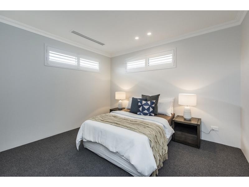 26A Henning Crescent, Manning WA 6152