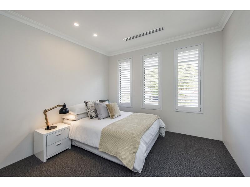 26A Henning Crescent, Manning WA 6152
