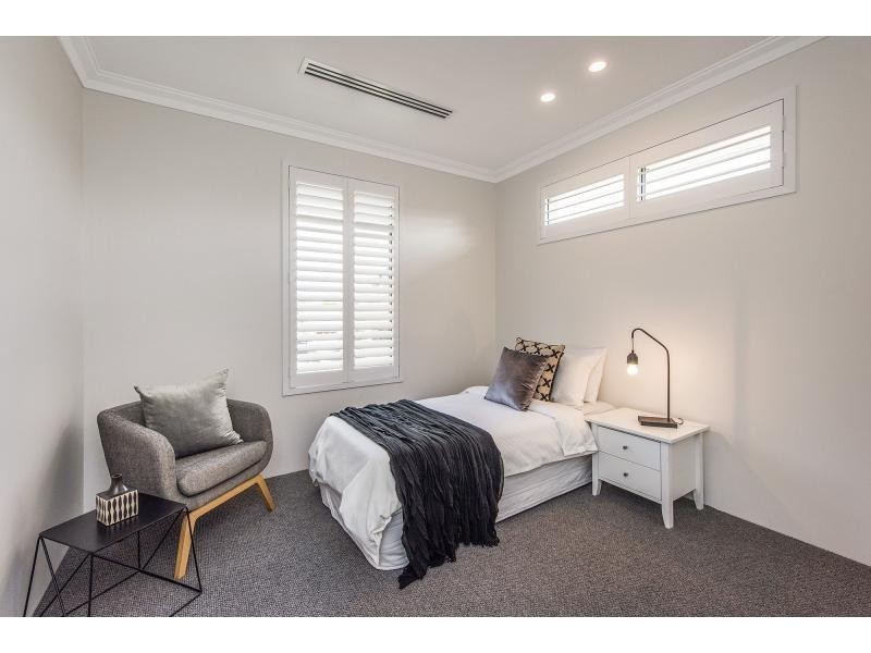 26A Henning Crescent, Manning WA 6152