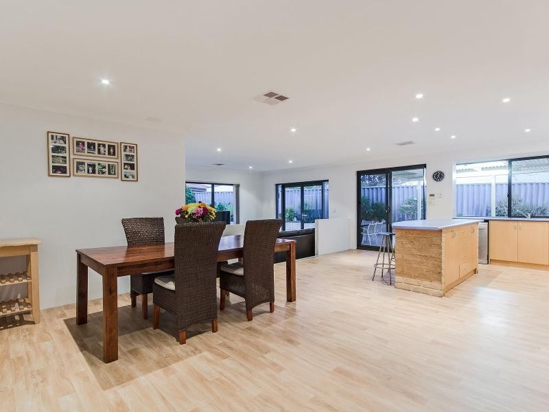 30 Teraglin Street, Warnbro WA 6169