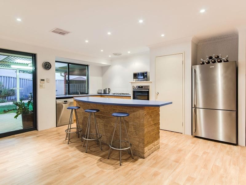 30 Teraglin Street, Warnbro WA 6169