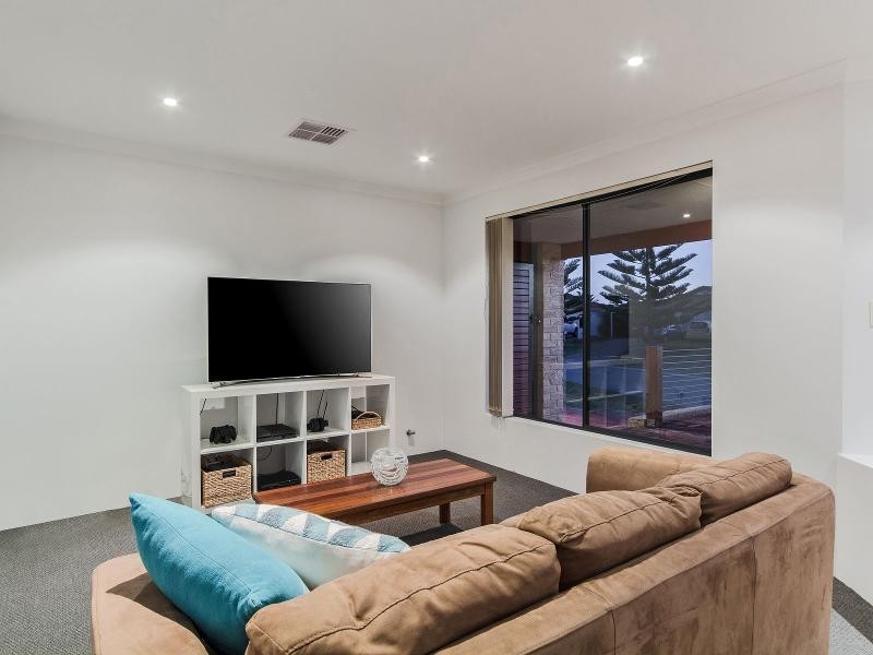 30 Teraglin Street, Warnbro WA 6169