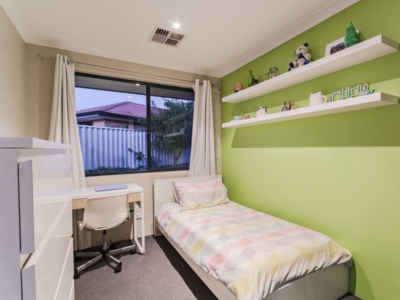 30 Teraglin Street, Warnbro WA 6169