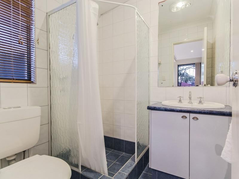 30 Teraglin Street, Warnbro WA 6169