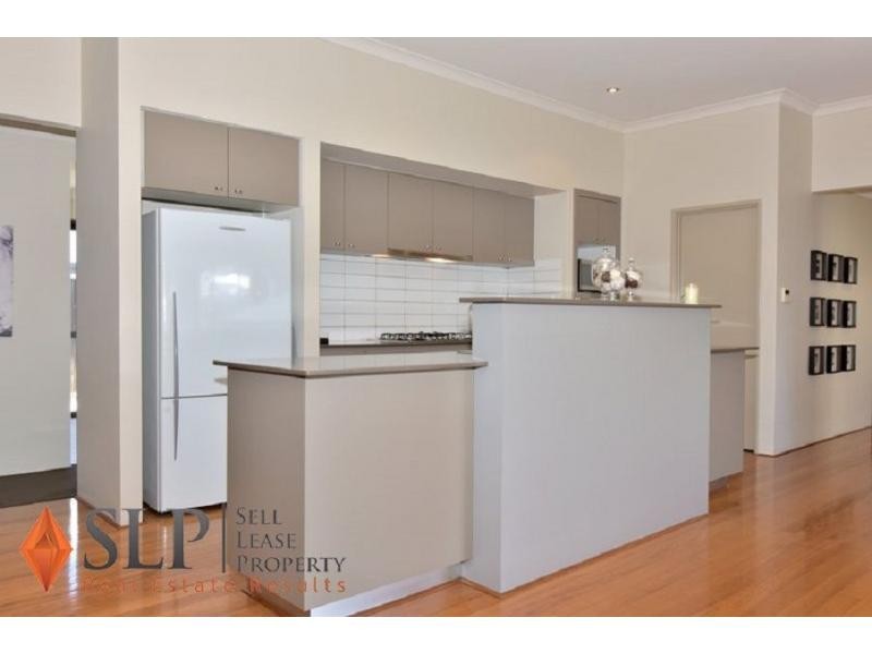 12 Moulton Trail, Ellenbrook WA 6069