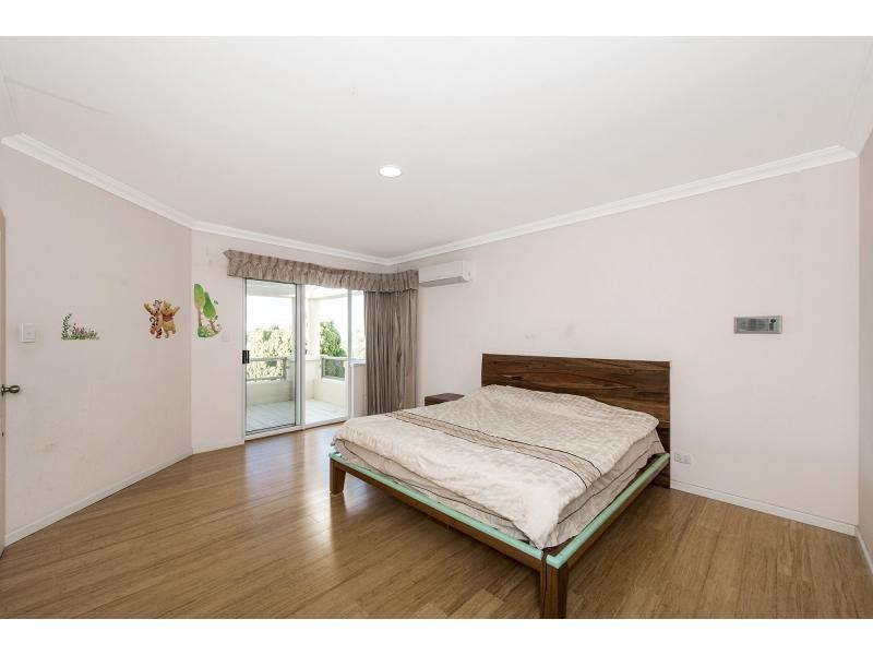 52 Burke Drive, Attadale WA 6156