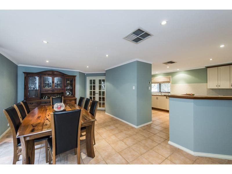 93 Amethyst Crescent, Mount Richon WA 6112