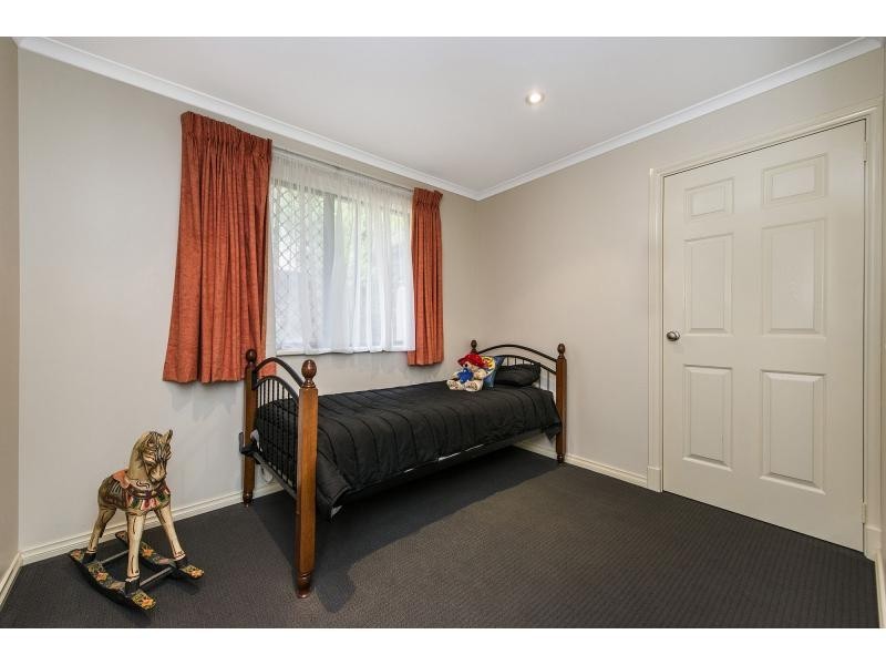 93 Amethyst Crescent, Mount Richon WA 6112