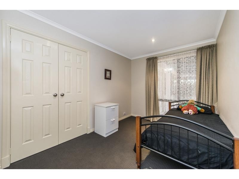 93 Amethyst Crescent, Mount Richon WA 6112