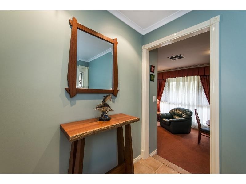 93 Amethyst Crescent, Mount Richon WA 6112