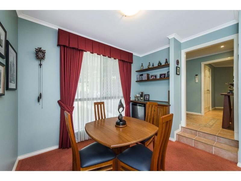 93 Amethyst Crescent, Mount Richon WA 6112