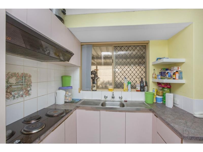 6 Reveley Close, Seville Grove WA 6112