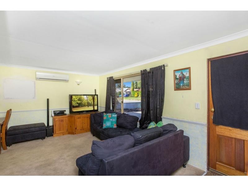 6 Reveley Close, Seville Grove WA 6112