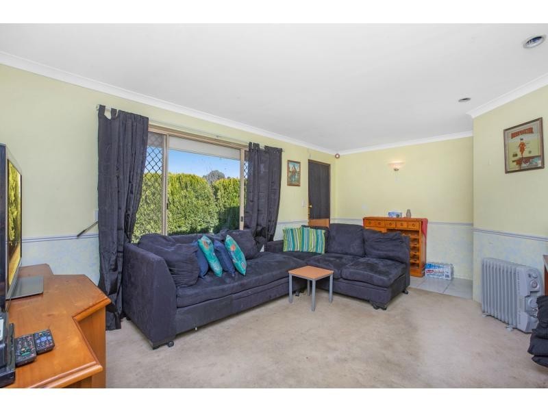 6 Reveley Close, Seville Grove WA 6112