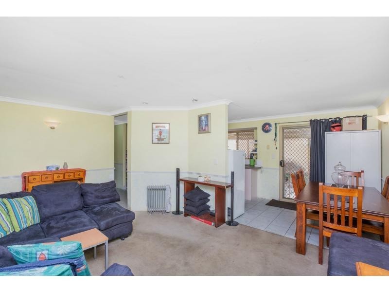 6 Reveley Close, Seville Grove WA 6112