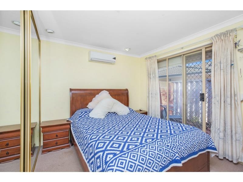 6 Reveley Close, Seville Grove WA 6112