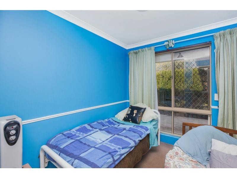 6 Reveley Close, Seville Grove WA 6112