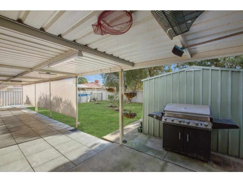 6 Reveley Close, Seville Grove WA 6112