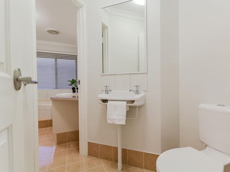 67 Cuthbertson Drive, Cooloongup WA 6168