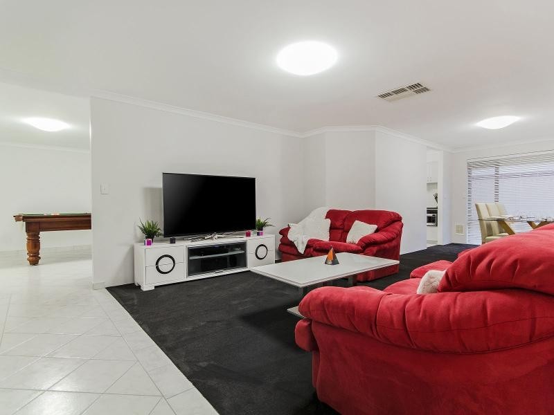67 Cuthbertson Drive, Cooloongup WA 6168