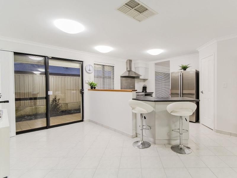 67 Cuthbertson Drive, Cooloongup WA 6168