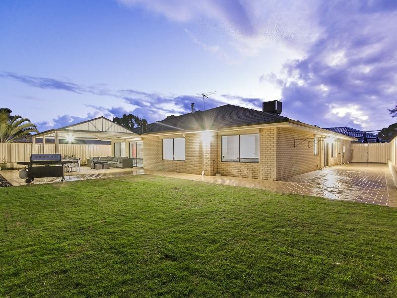 67 Cuthbertson Drive, Cooloongup WA 6168
