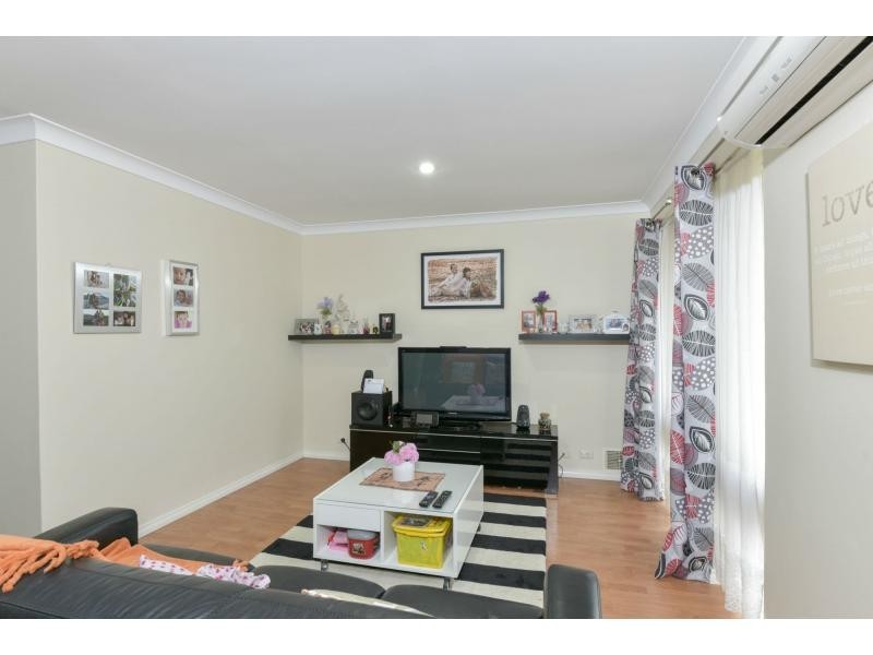42 Ravenhill Road, Thornlie WA 6108